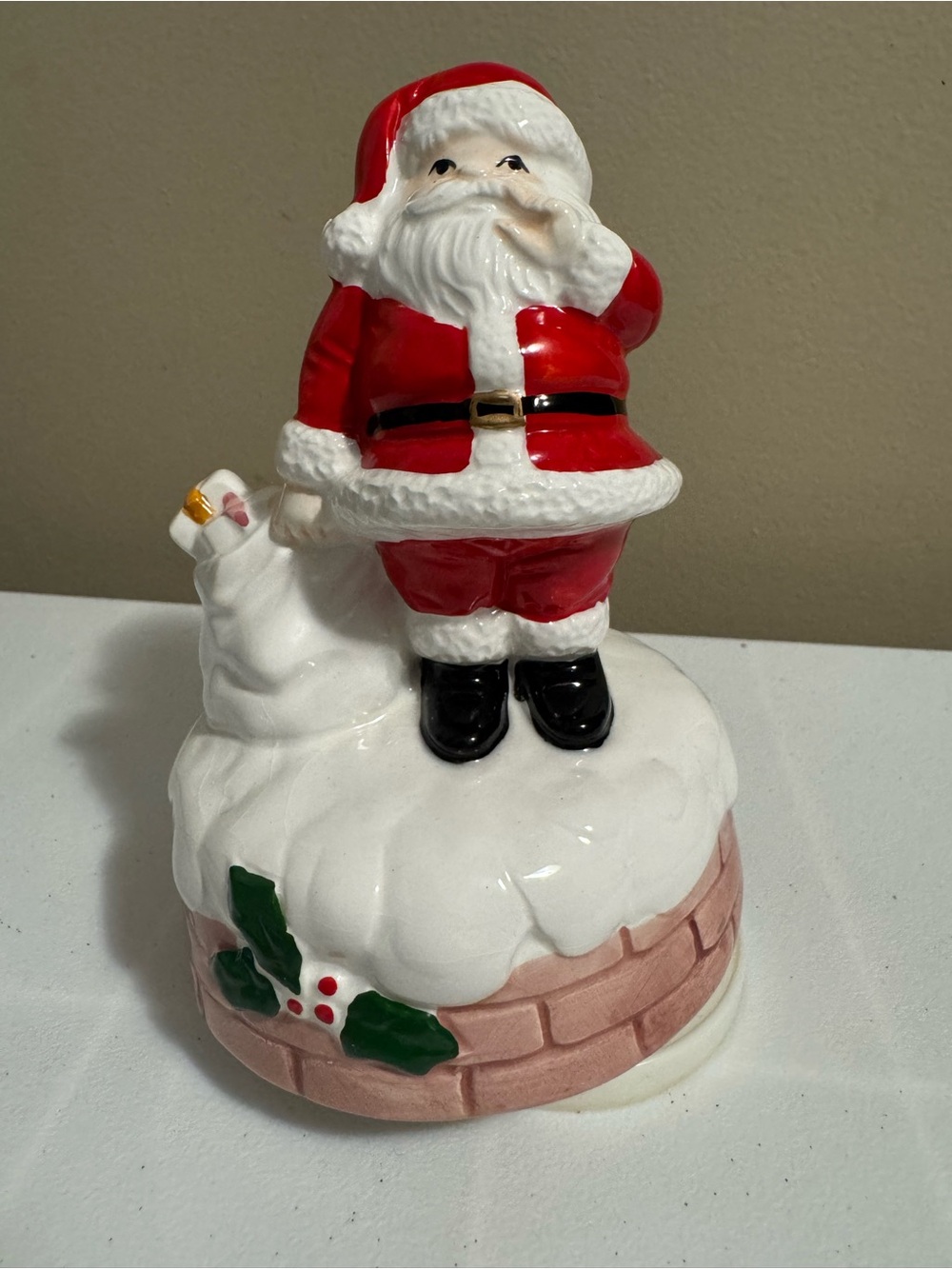 Vintage Christmas Santa Music Playing Ceramic Tabletop Decor